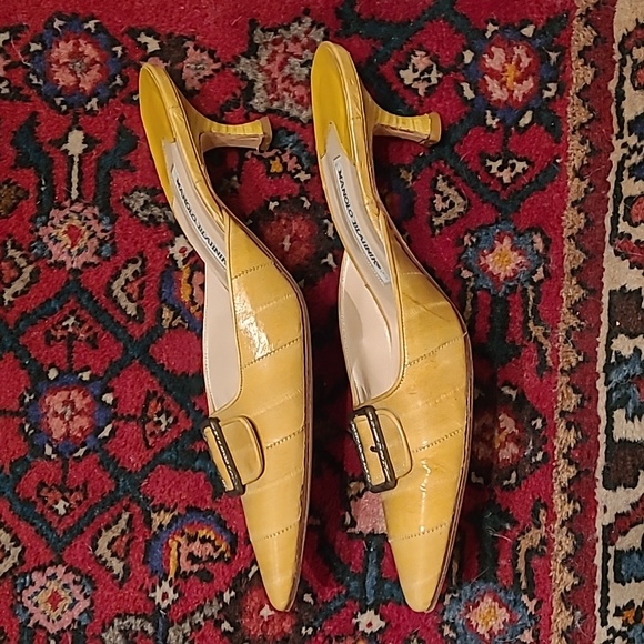 Manolo Blahnik yellow leather mule slide with metal buckle excellent condition - Picture 6 of 6